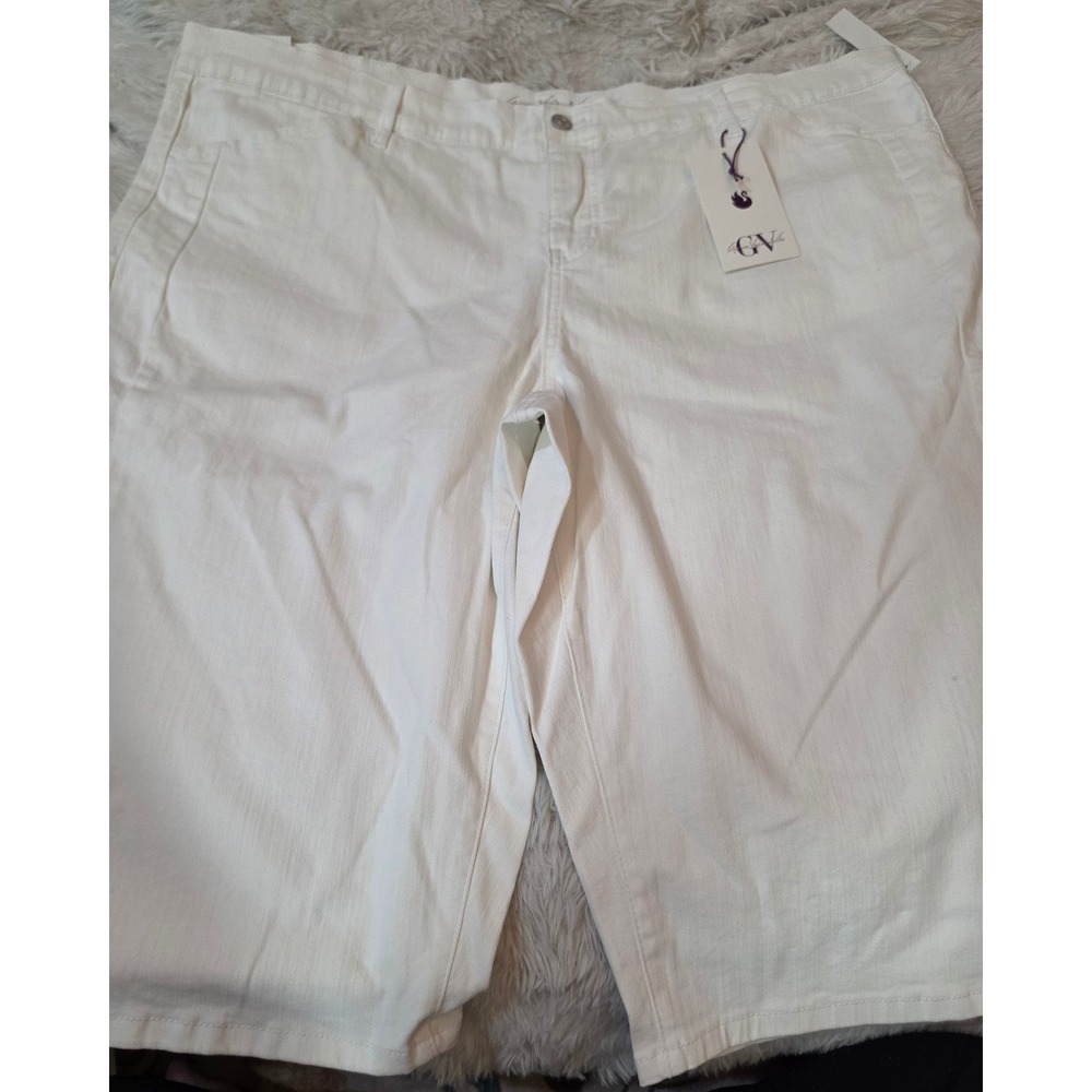 NWT Gloria Vanderbilt All White Denim Bermuda Shorts Capris Skimmers Size 20W
